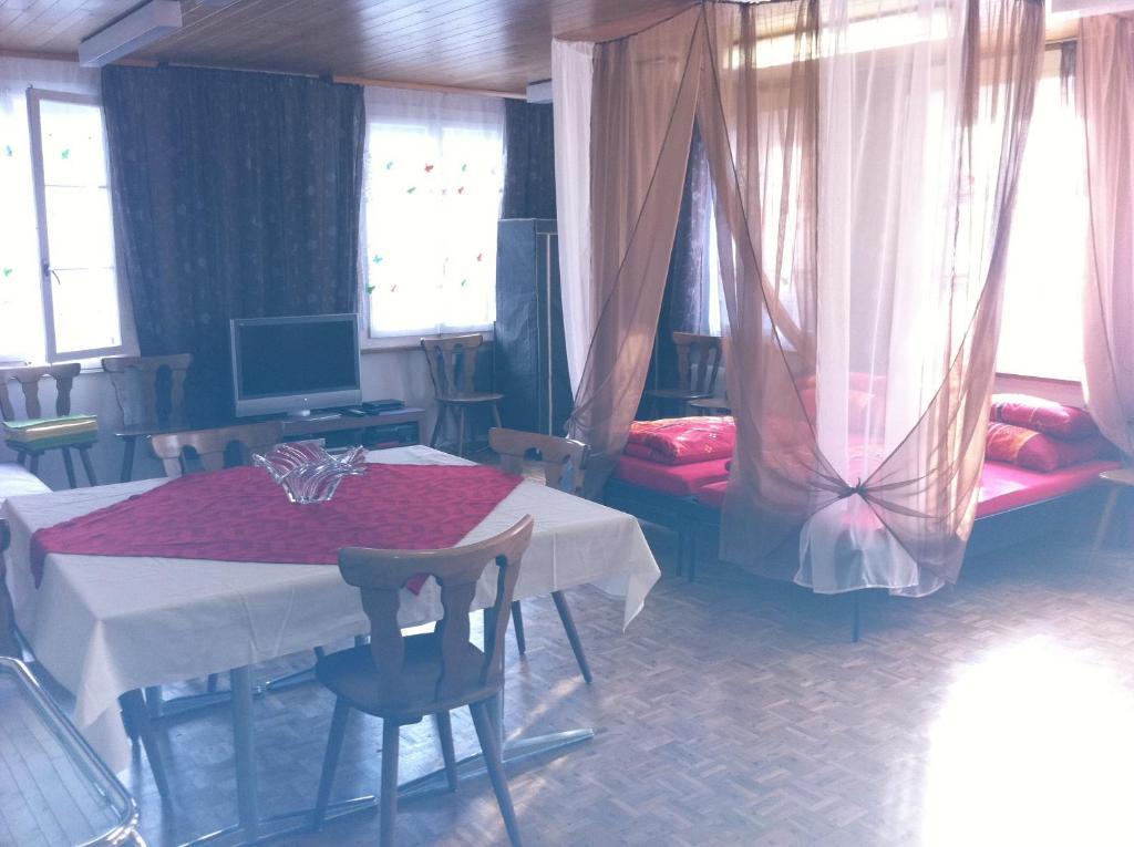 Bed and Breakfast Gasthof Am Bach Больтиген Номер фото